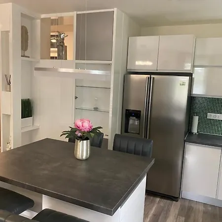 Διαμέρισμα Sun Luxury Apartman